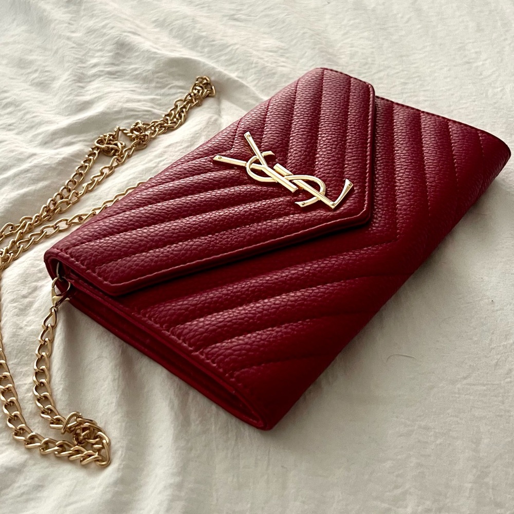 👑✅PRICE FIRM✅ Red Fashion Designer WOC Crossbody Bag. - Picture 5 of 17